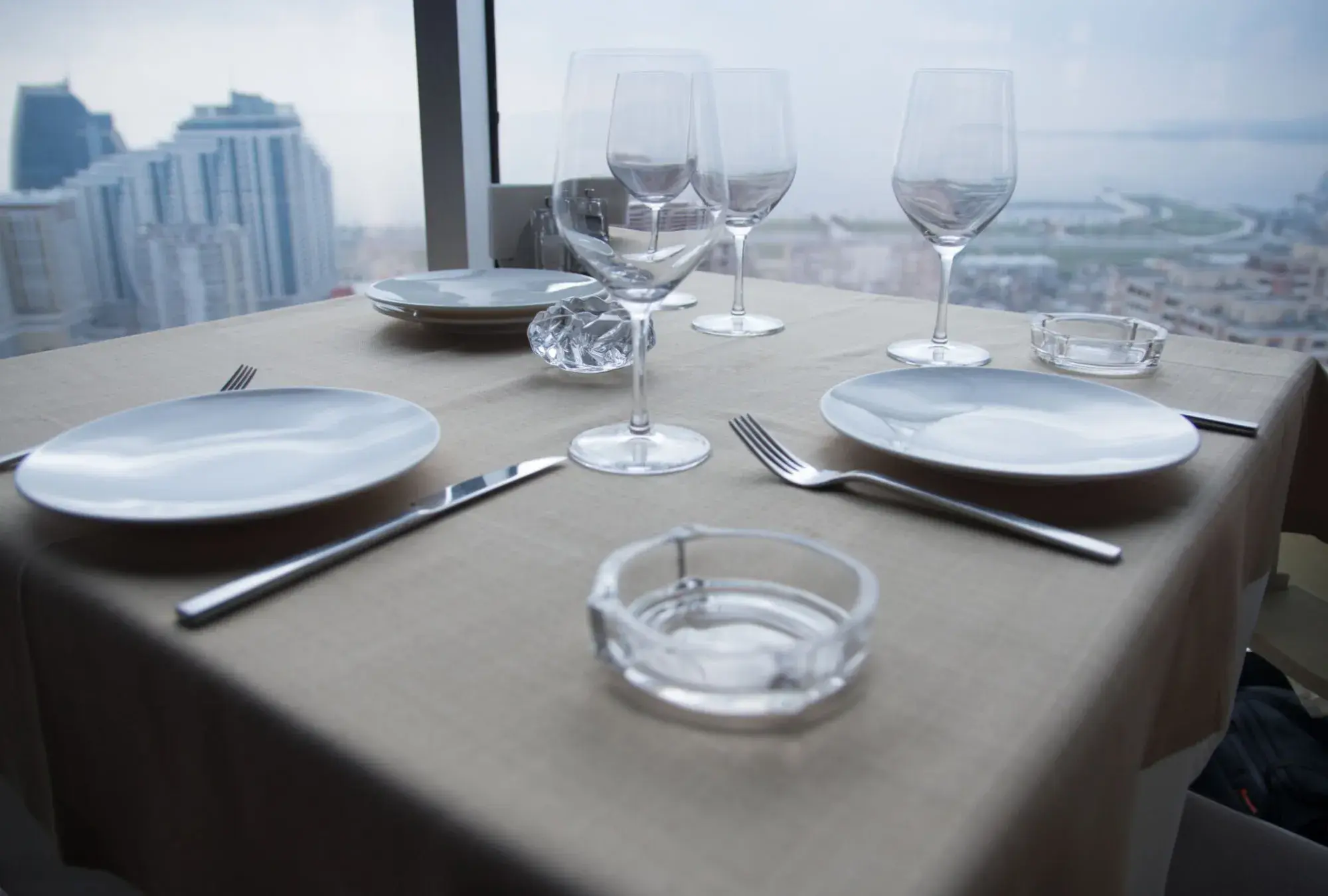 dinner-high-up-in-the-sky-1706167886
