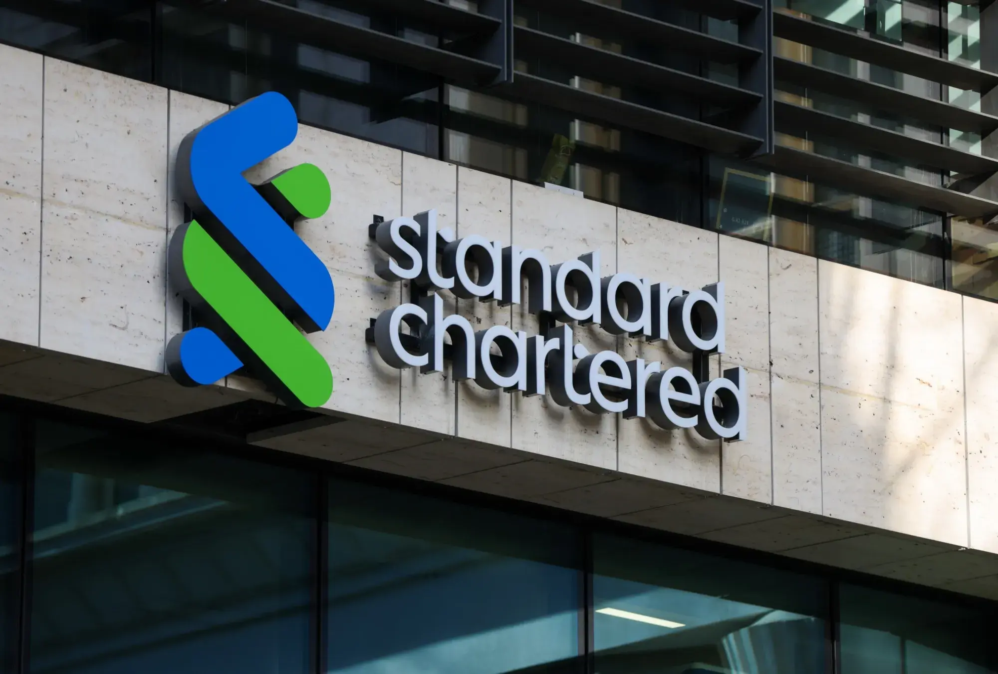 standard-chartered-largest-banks-in-uae-1700810358