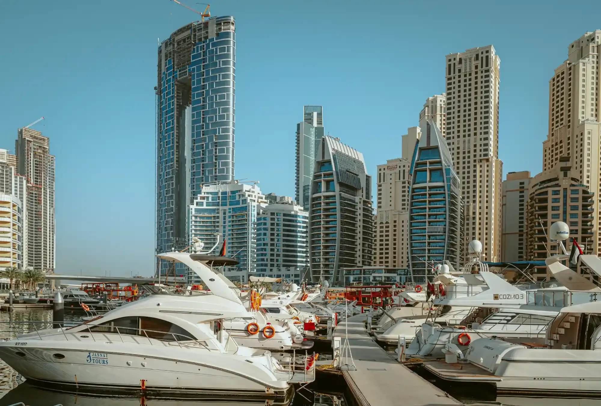 vida-dubai-marina-&-yacht-club-1704268098